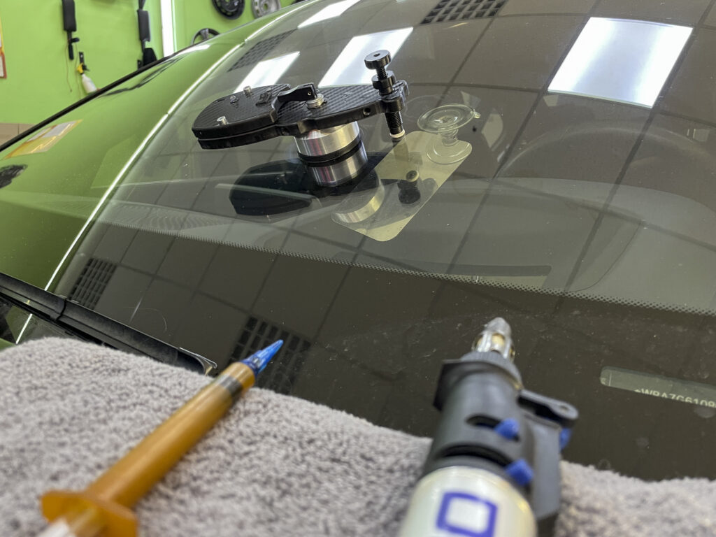 Проливання тріщини полімером