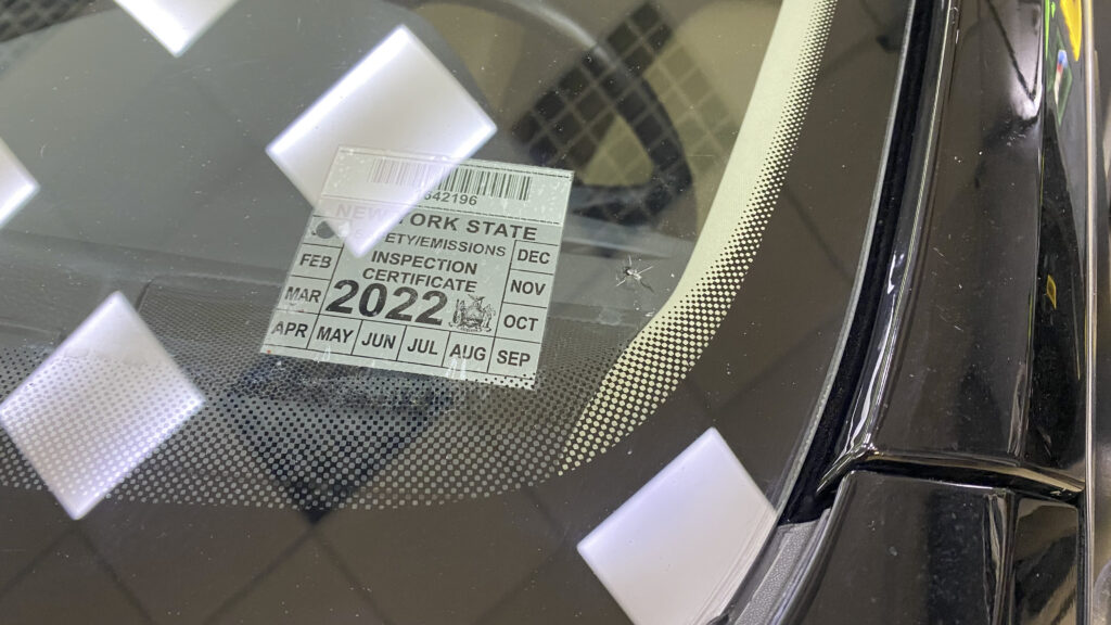 Скіл на лобовому склі