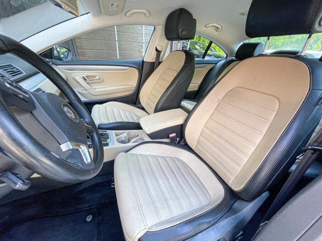 Портфоліо: хімчистка передніх сидінь авто